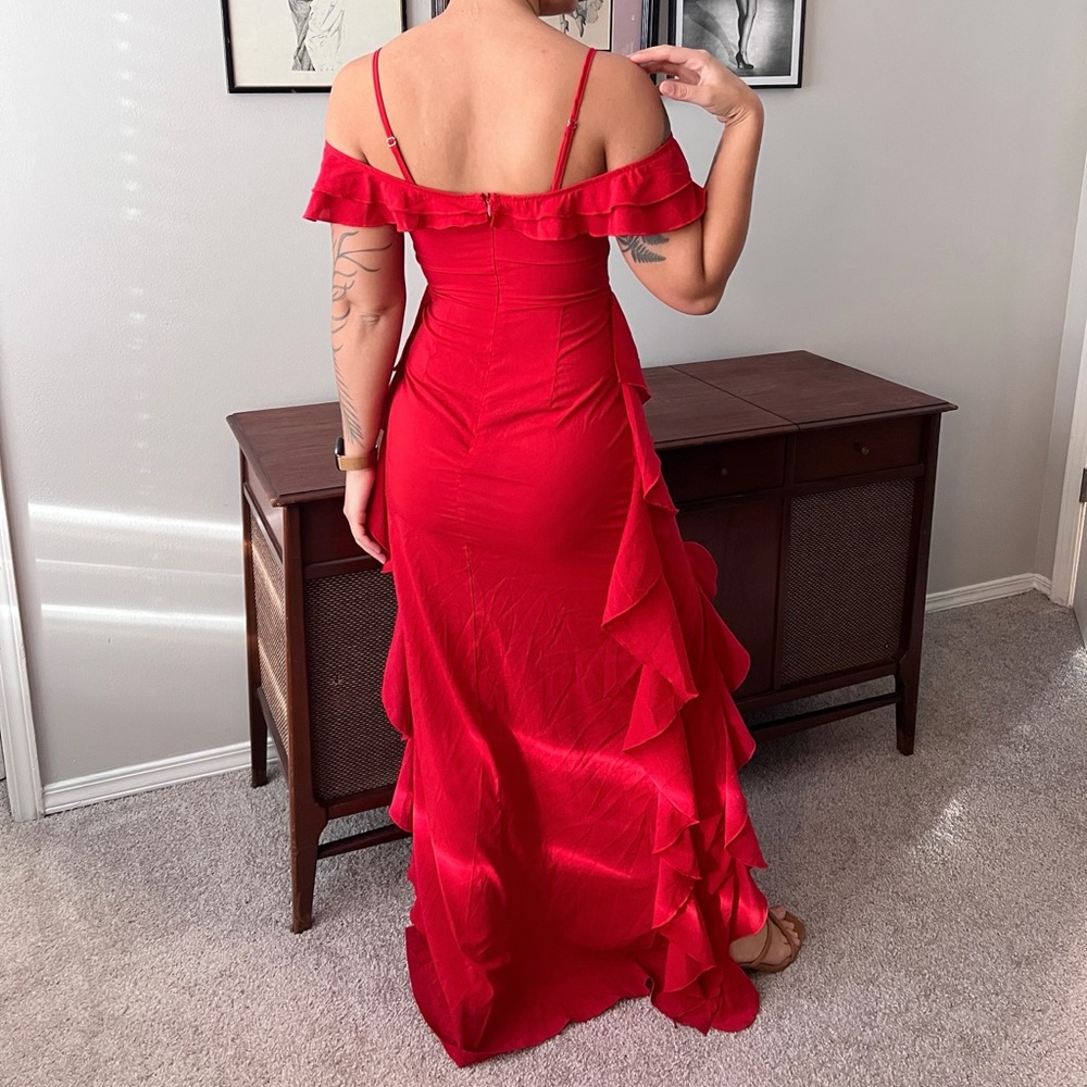 PrettyLittleThing Red Ruffle Dress - Picture 4 of 4